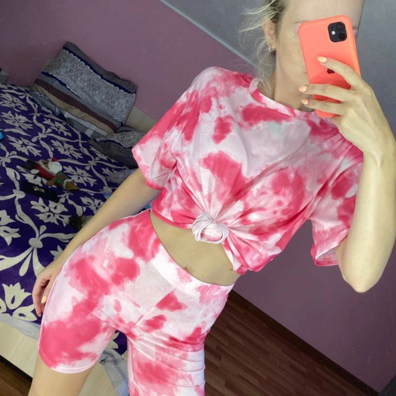 Базовая футболка IAMHOTTY с принтом тай-дай шорты комплект из двух предметов женская