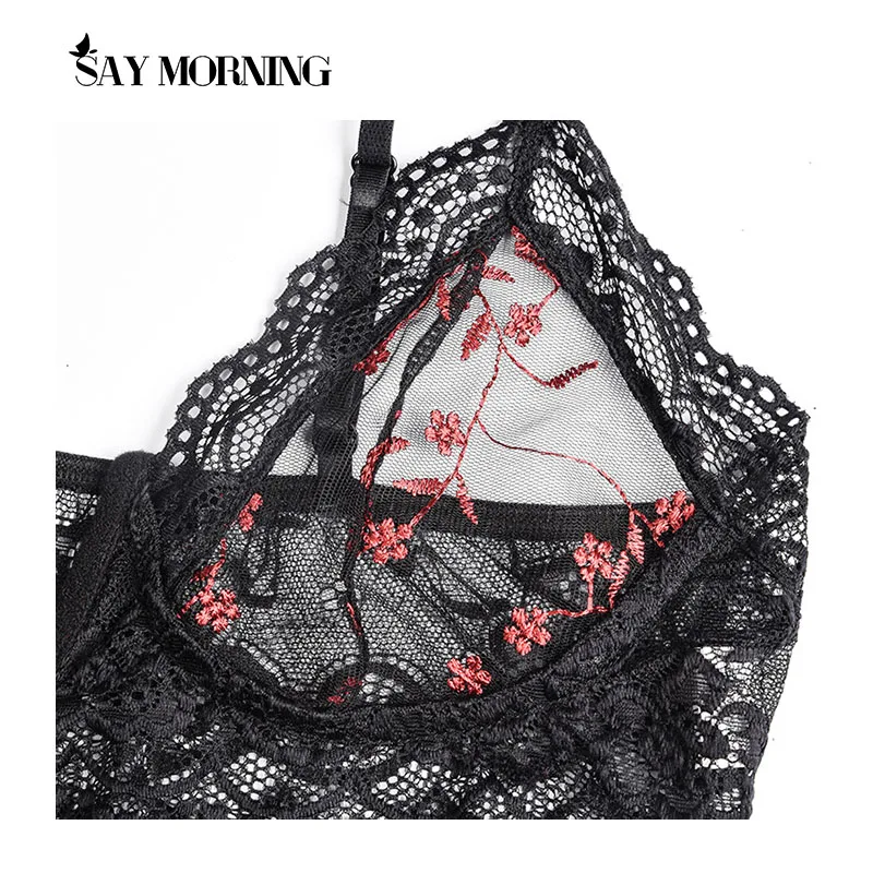 Комплект кружевного нижнего белья с вышивкой и V-образным вырезом | Женская