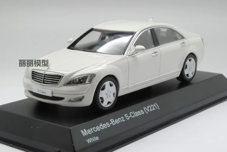 

KYOSHO 1/43 Benz C LASS Diecast Collection of Simulation Alloy Car Model Children Toys