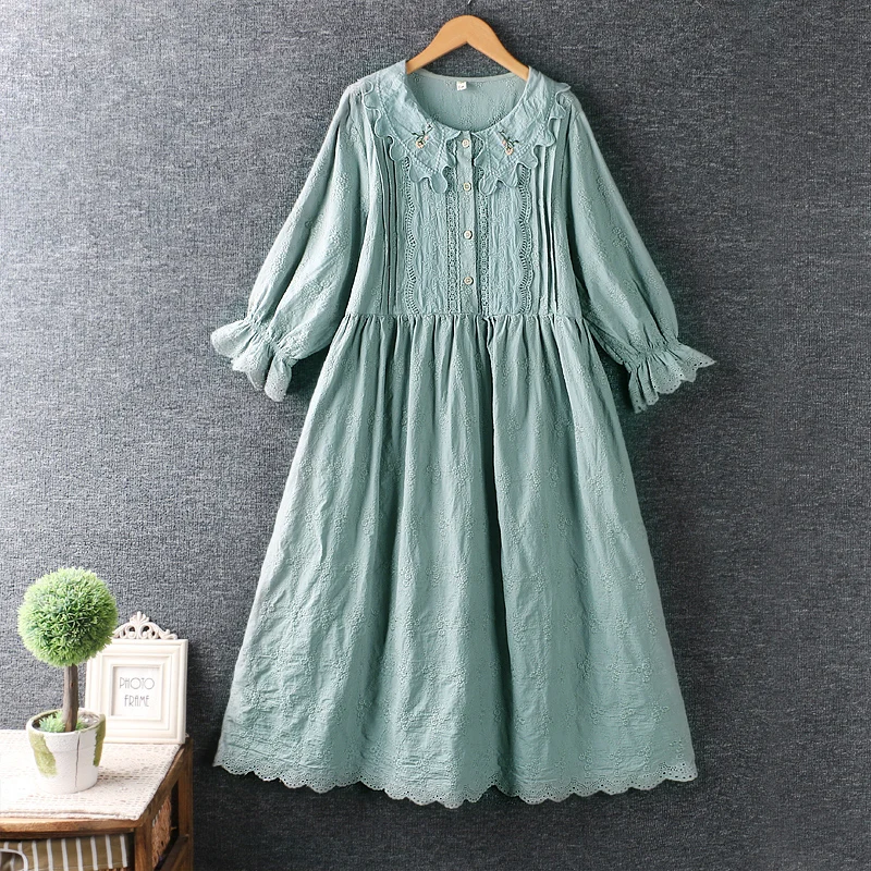 

New Summer embroidery flower lapel three quarter sleeve pullover dress casual double pockets midi dress 21087
