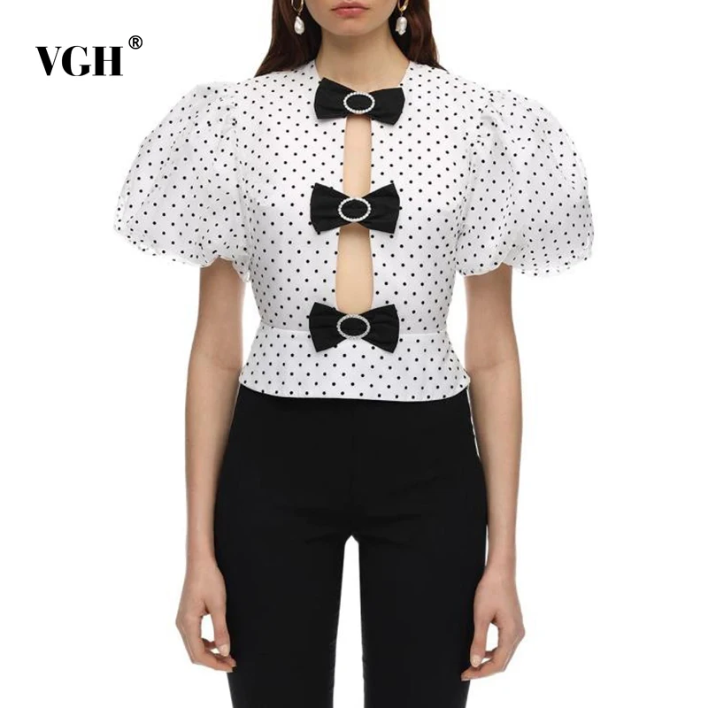 

Женская блузка в горошек VGH, с V-образным вырезом, коротким рукавом-фонариком и вырезом, летняя одежда 2021