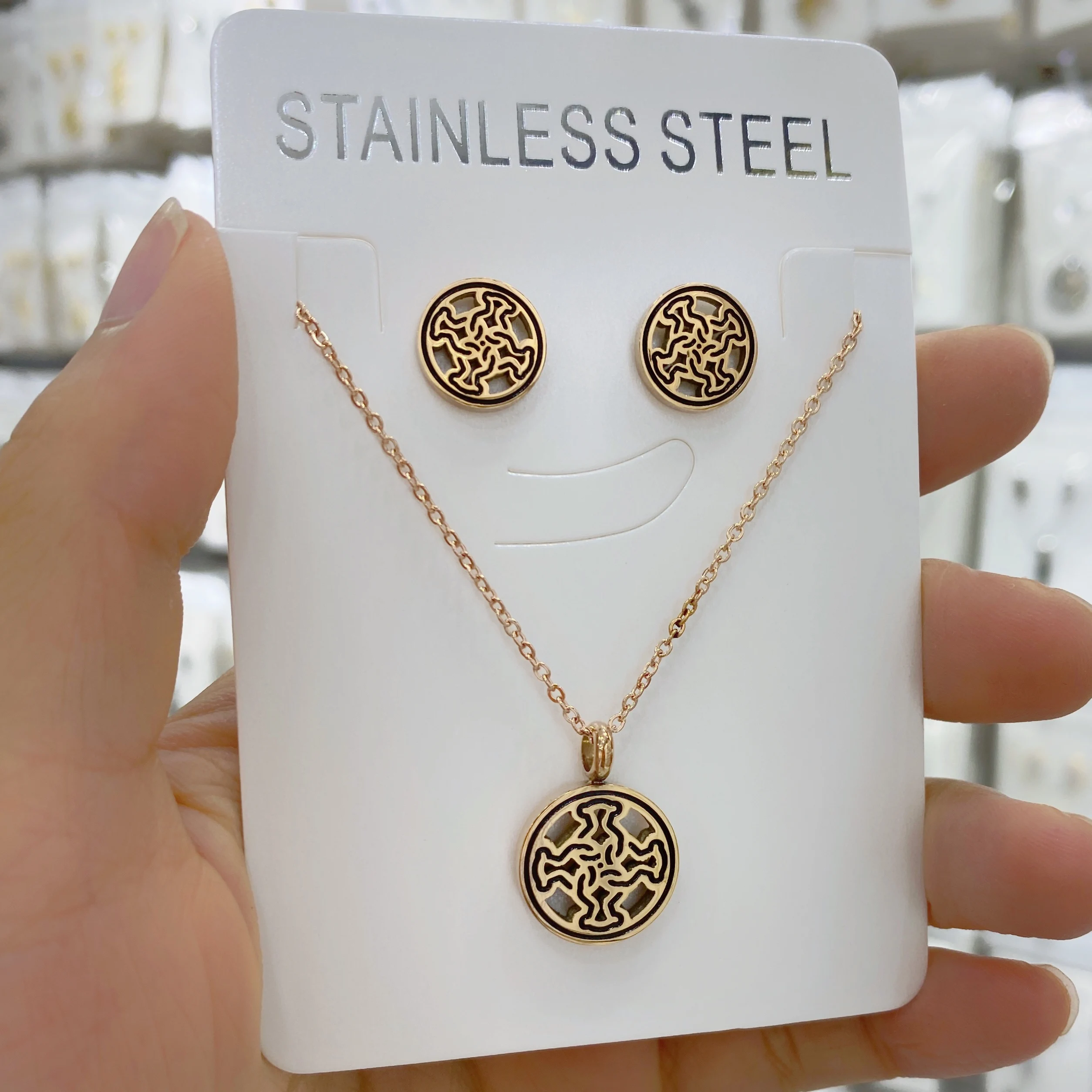 

Gold Stainless Steel Bear Pendant Necklace Earrings Sets Heart Clover Cross Bear Charm Necklace Jewelry Sets for Women