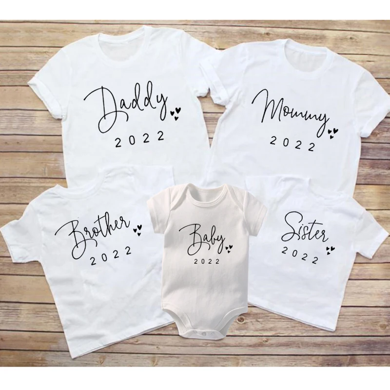 

Funny Baby Daddy Mommy 2022 Family Matching Clothing Simple Pregnancy Announcement Family Look T Shirt Baby Dad Matching Clothes