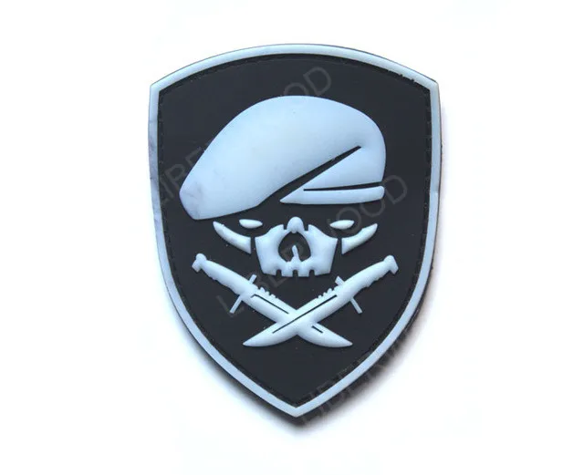 WHITE 7cm x 8.6cm Morale Patches No Knife No Life SKULL PVC 3D Military Tactical Patch badge applique EMBLEM - Цвет: WHITE 7cm x 8.6cm