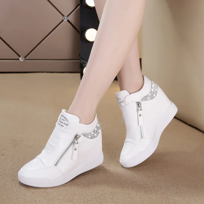 

Plus Size 42 Women Wedge Sneakers Side Zipper PU Leather Casual Flat Shoes Sequins Thick Bottom White Shoes Internal Heighten567