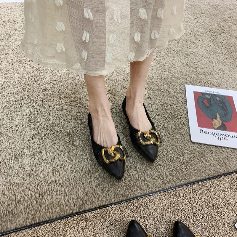 

Женская обувь на плоской подошве, весна 2021, новая модная повседневная обувь с острым носком и металлическими декоративными прострочками