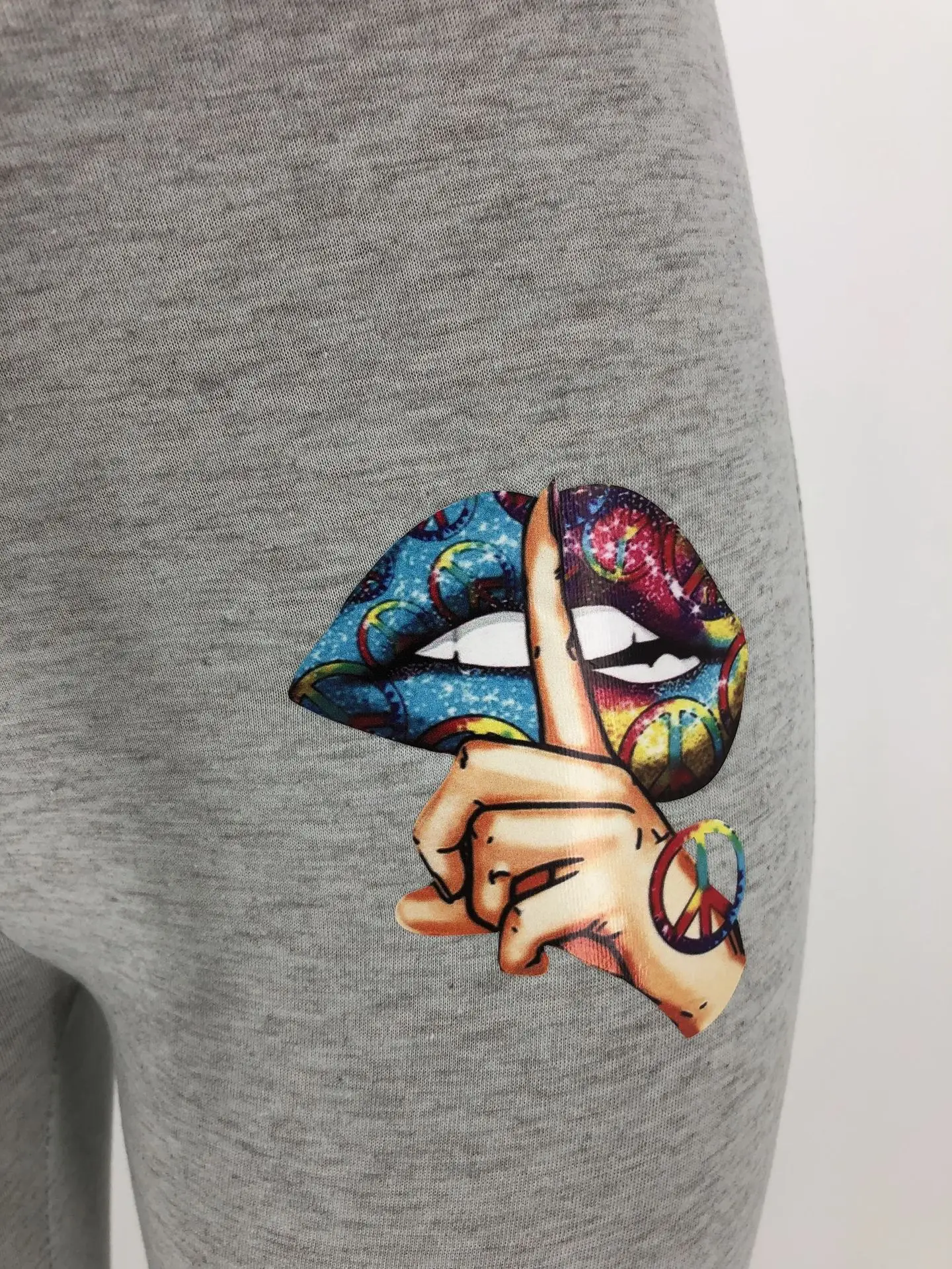 

2020 Summer Women Trousers Hot Style Model Solid-color Cartoon Lip Print Stacked Leggings with Pockets European and American