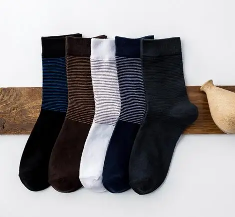 Модные Цветные яркие носки мужские популярные цветные полосатые жаккардовые в