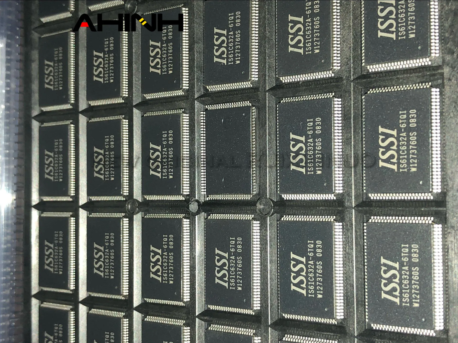 

IS61C632A-6TQI IS61C632A встроенный IC чип ОРИГИНАЛ