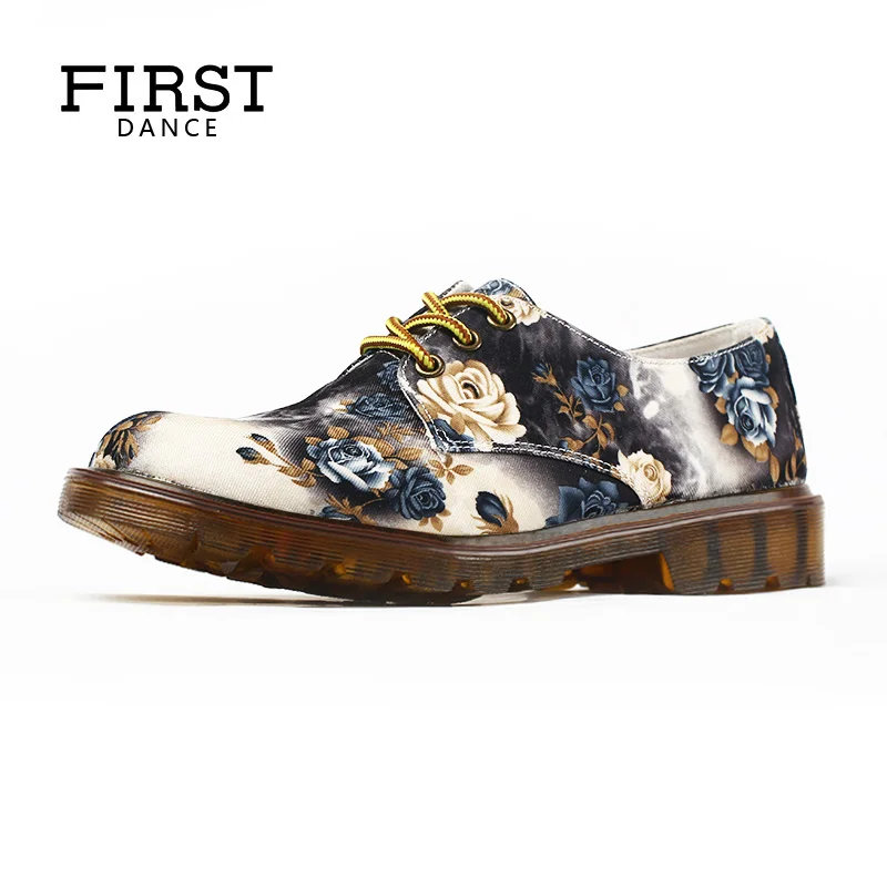 Туфли оксфорды женские на плоской подошве модные туфли мартинсы красивые с 3D