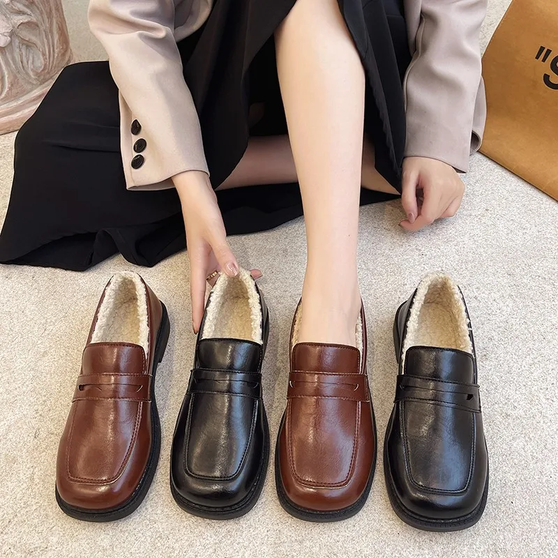 

Women Loafers Plush Warm Winter Female Low Heels Slip-on Black Brown British Style Leather Furry Fluffy Street Soft Ladies Shoes