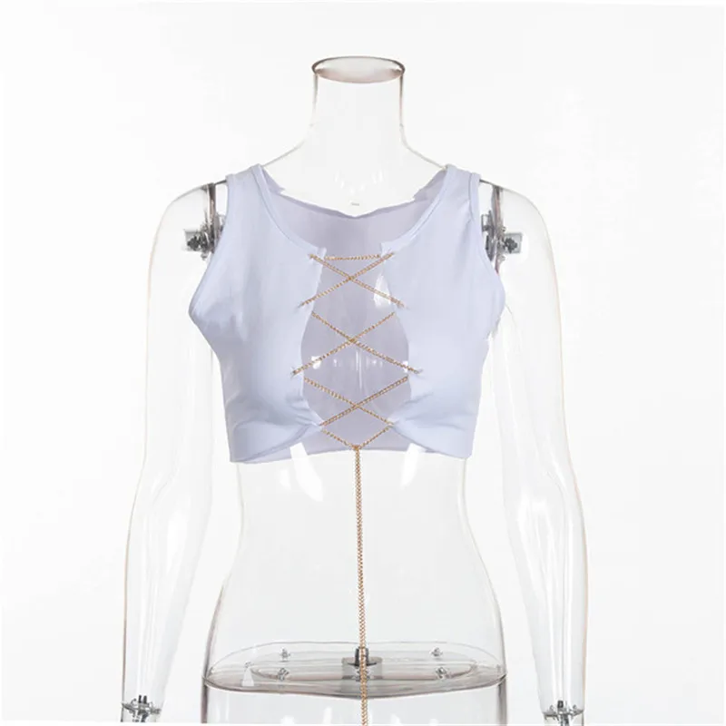 Женский трикотажный топ на бретельках с цепочкой укороченный облегающий