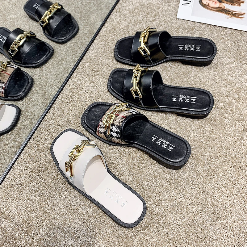 

Summer Women Wear Fashion Slippers Instagram Trend New Beach Slippers Ladies Casual Sandals Chain Decorative Women Slippers