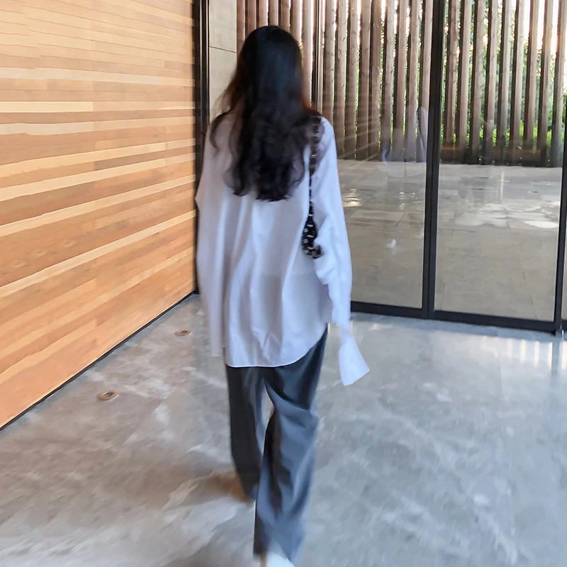 

[EAM] Women White Irregular Bandage Big Size Blouse New Lapel Long Sleeve Loose Fit Shirt Fashion Spring Autumn 2021 1DD6474