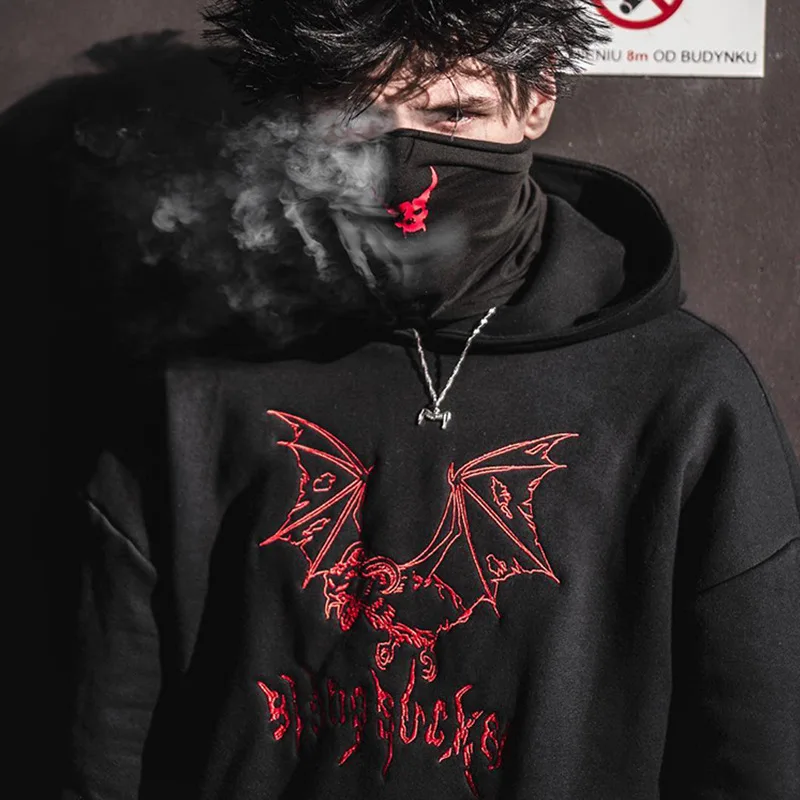

Hoodies & Sweatshirts