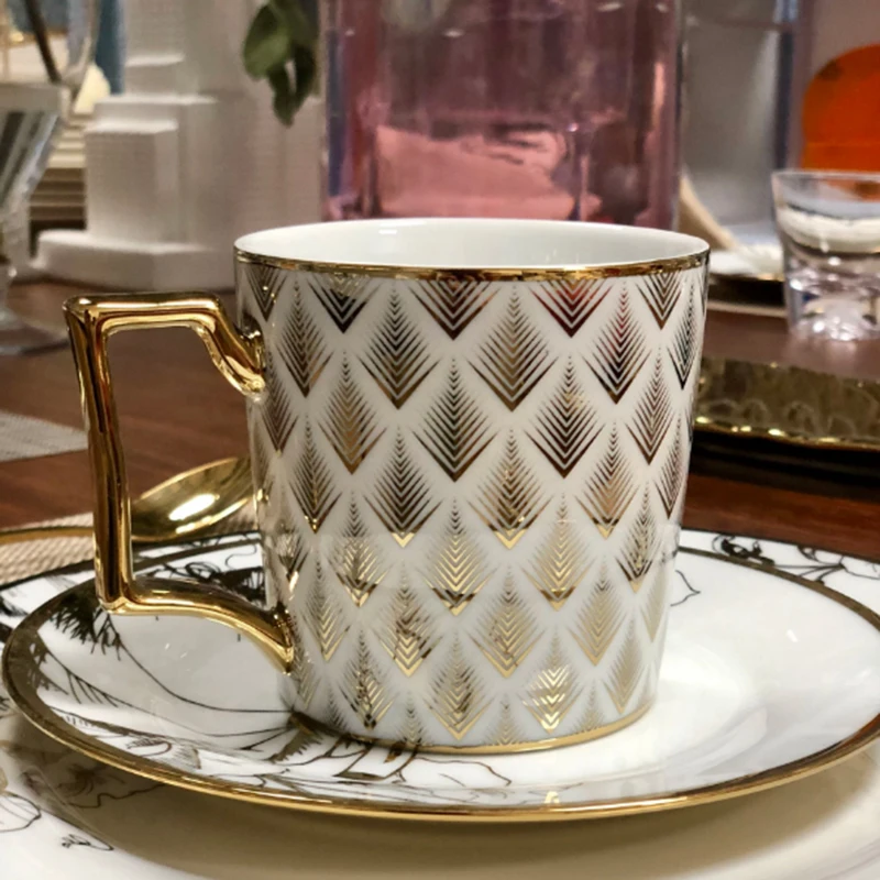 

Creative Irregular Ceramic Coffee Cup with Gold Handle Handmade Pottery Tea Cup Travel Kitchen Tableware Nordic Home Coffee Cup