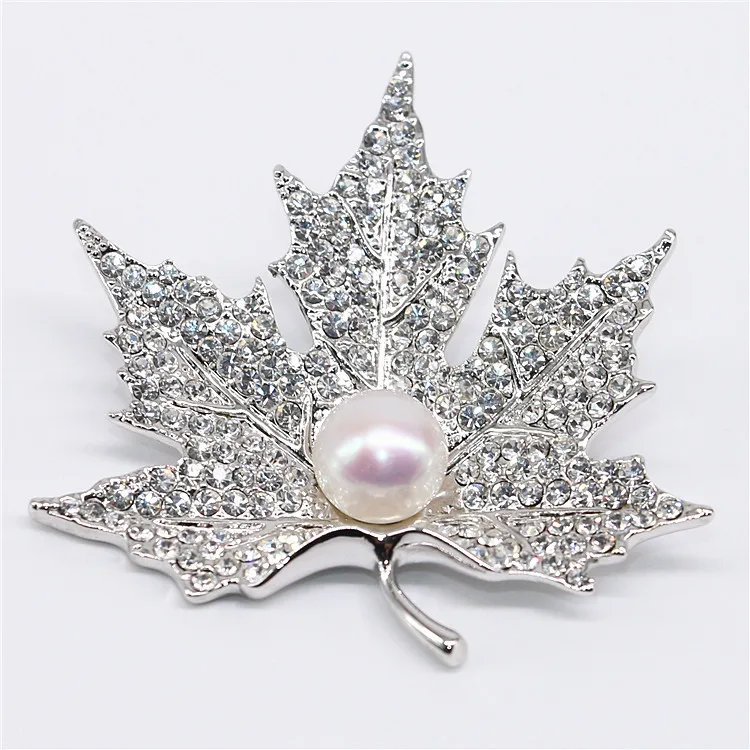Korean Metal Leaves Brooch Lapel Pin Badge Simple Rhinestone Pearl Maple Leaf Corsage Suit Sweater Brooches Women Accessories