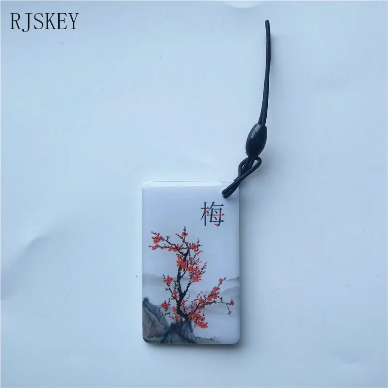 Plum blossom 1 шт. в китайском стиле 125 кГц RFID EM4100 брелки электронные ключи безопасности Брелки Брелок ID карта чтение только контроль доступа RFID карта - Цвет: Plum blossom