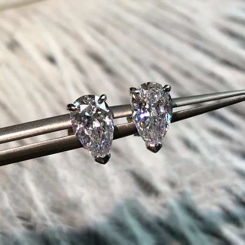 Серьги-гвоздики из серебра 100% пробы с искусственным драгоценным камнем |