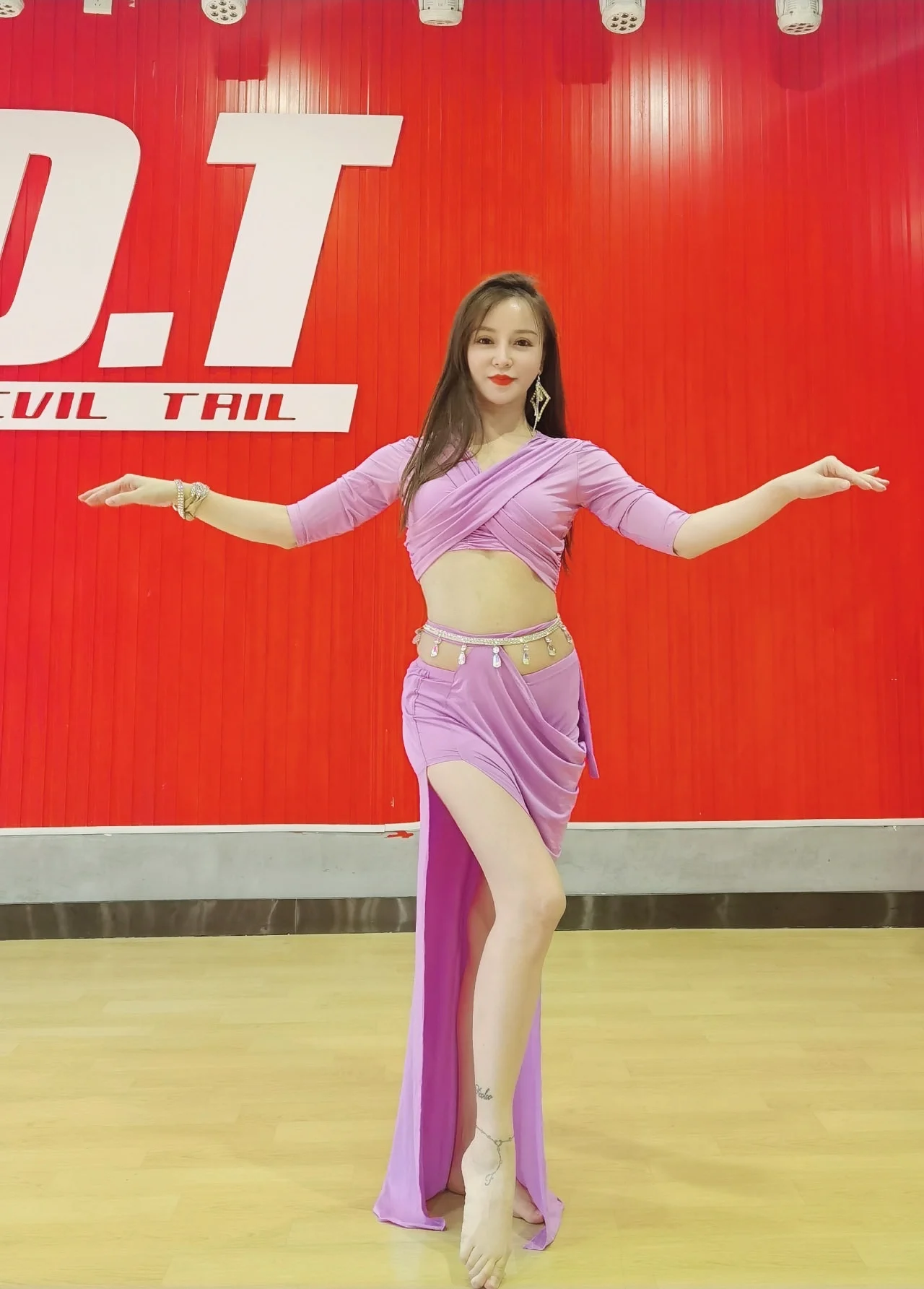 

Belly Dance Profession Custom Female Child Adult Elegant V-neck Top Practice Clothes Suit Long Skirt Performance Clothing