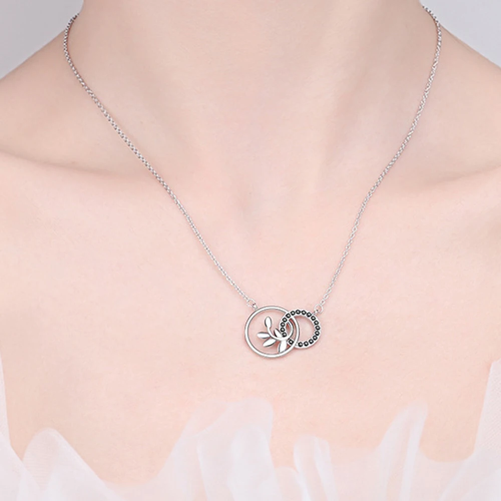 

New 2021 Ladies Necklace Small Fresh Leaf Necklace Inlaid Black Zirconium Double Ring Necklace Short Clavicle Chain