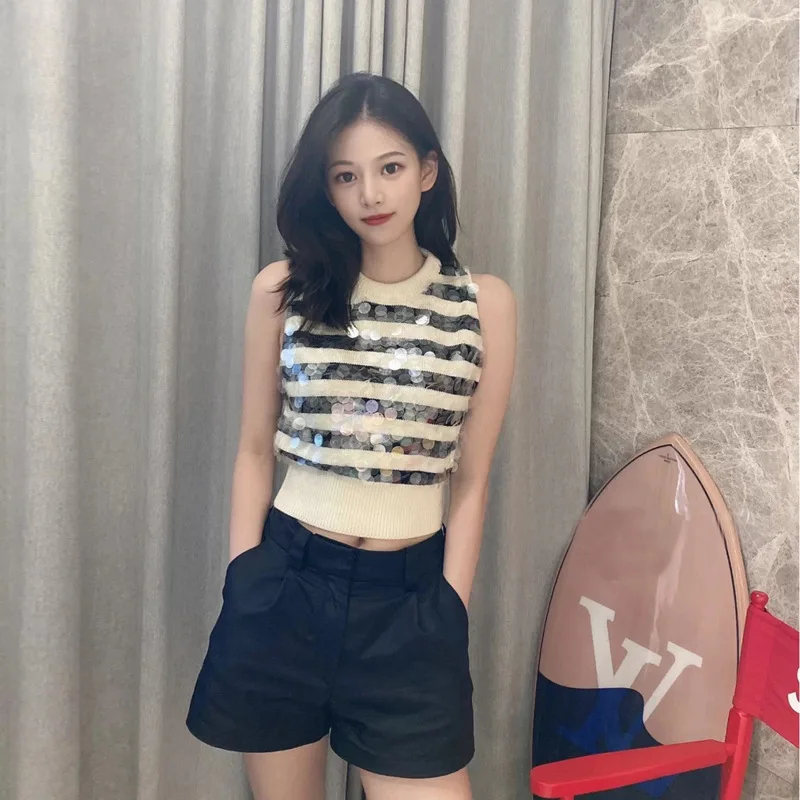

DEAT Knitting Sweater Slim Round Neck Sleeveless Women Black And White Stripe Sequins Pullovers New Spring Autumn 2021 7D0698
