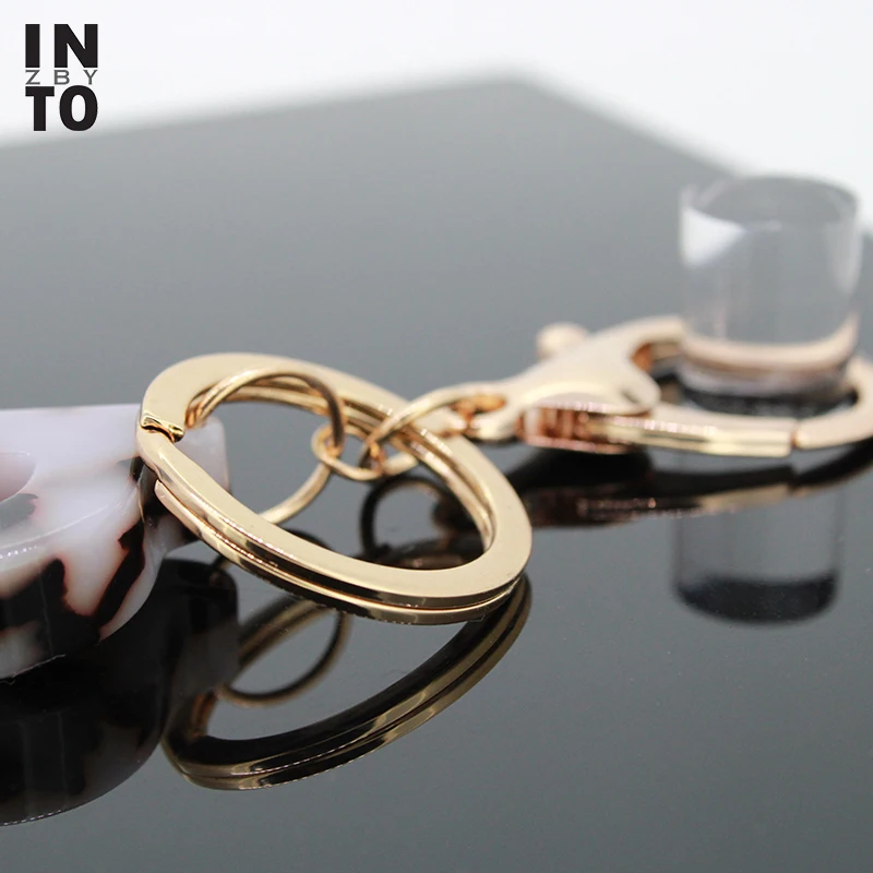 

Into DIY Acrylic Acetate Keychain Resin English Letter Keychains Handbag Car Pendants Name Key Ring Charms Fashion Jewelry ZA