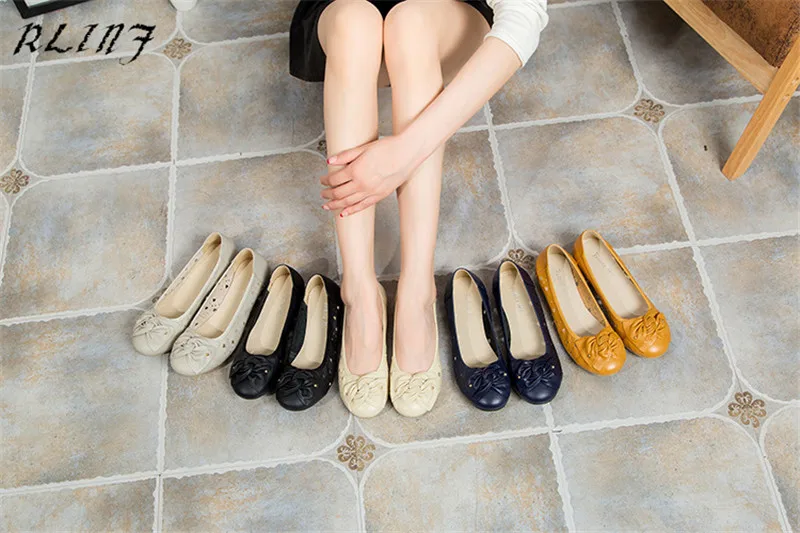 RLINF/кожаные тонкие туфли для мамы повседневная женская обувь в горошек на плоской