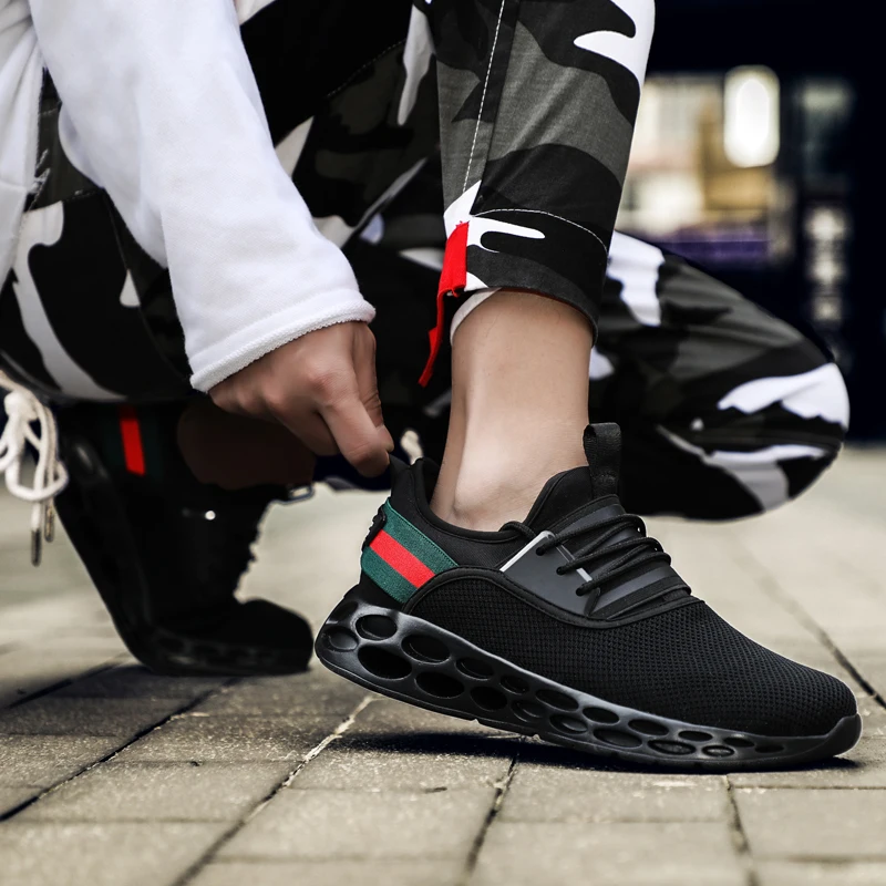 Men's Sneakers Ultralight Breathable Running Shoes Fashion Casual Sports Zapatos Super Comfortable Pop Flexible Jogging Shoes