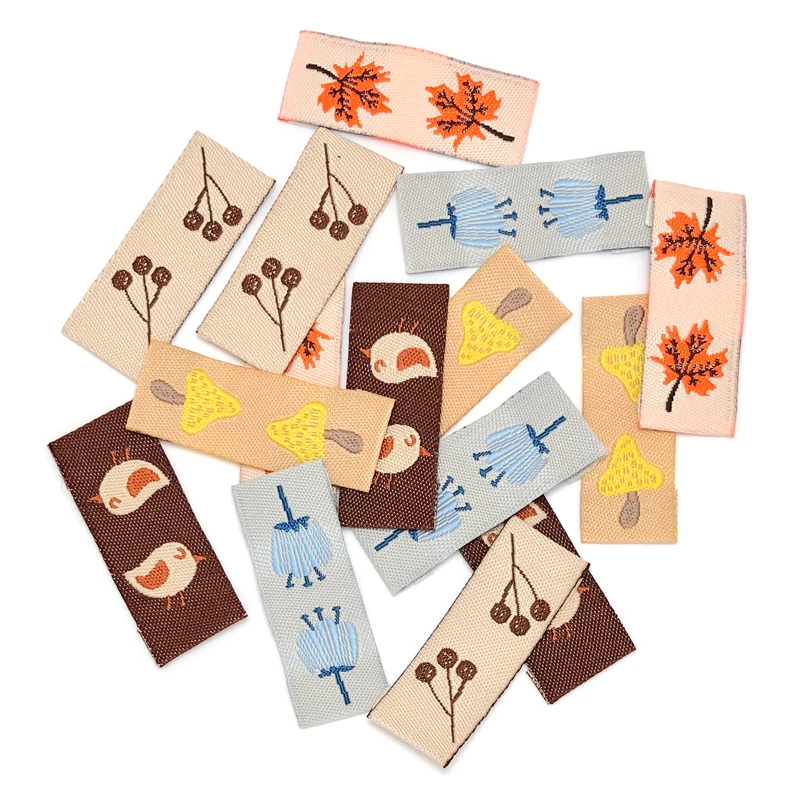 

50pcs Autumn Maple Leaves Bird Label Embroidery Cloth Labels Kids Clothing Bag Tag Sewing Garment Accessories Handmade DIY Crafs