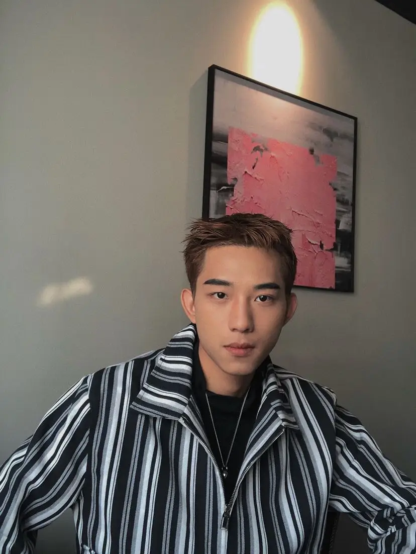 

Fashion Coats BK11498 & Jackets 2021 Runway Luxury famous Brand European Design party style Men's Clothing