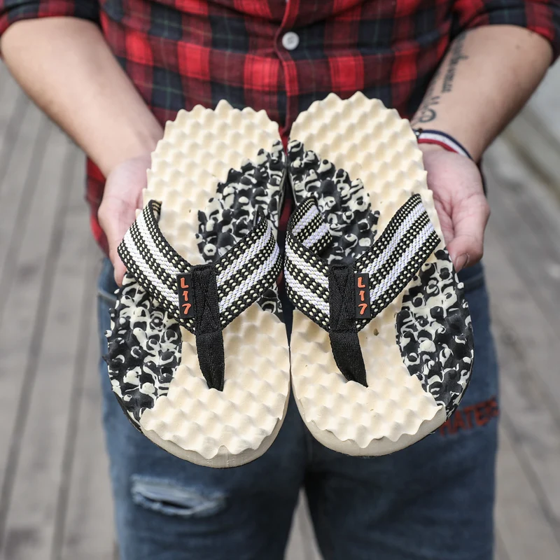 BLACK of style-2 Zapatillas hombre; Новинка года; Вьетнамки; мужские уличные повседневные красивые тапочки; высококачественные мужские банные тапочки на плоской подошве в полоску - Цвет: BLACK of style-2