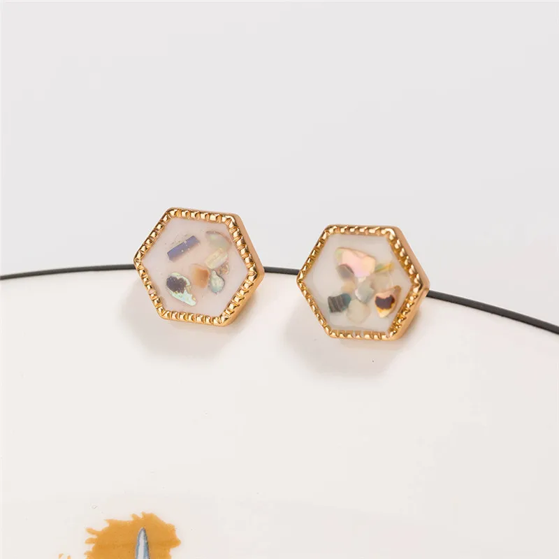 Минималистичные шестиугольные серьги-гвоздики золотого цвета с морской