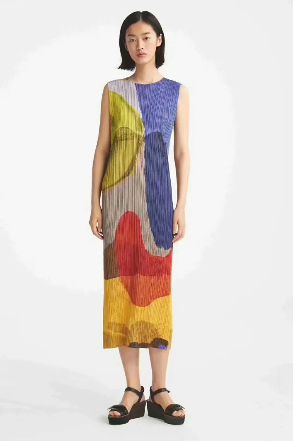 Лидер продаж модное платье со складками с круглым вырезом без рукавов