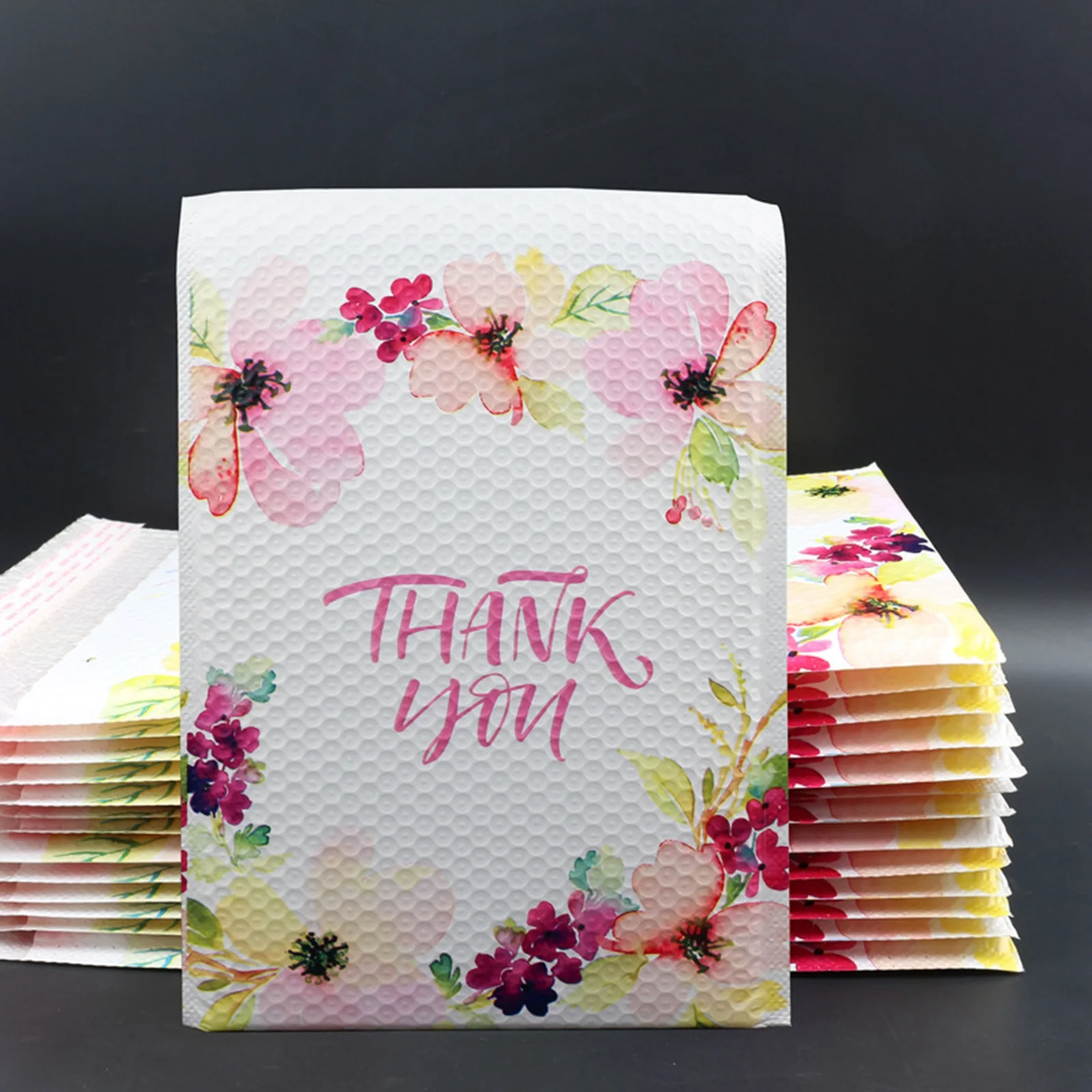 30pcs Rectangle Bubble Mailer Padded Envelopes Thank You Self Seal Bag Flower Pattern Mailing Shipping Packages Bag 36.4x26cm