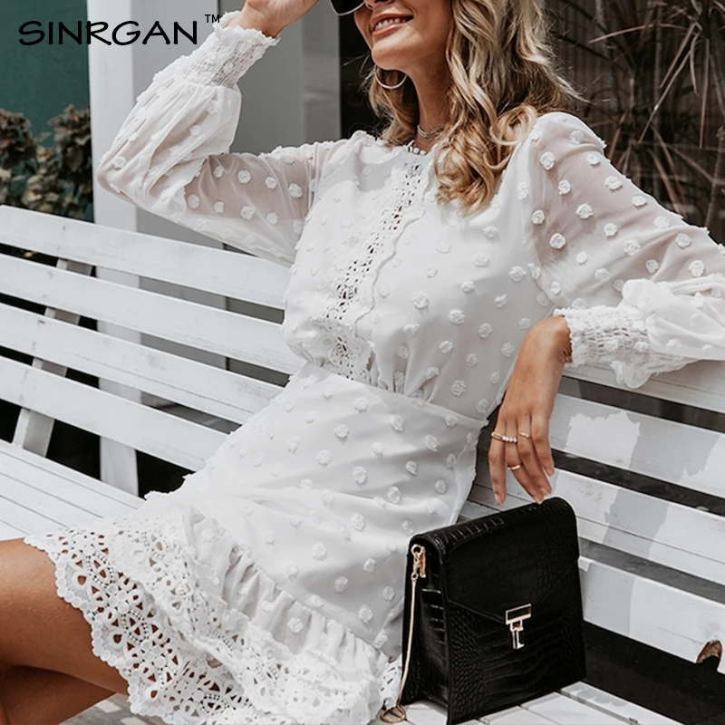 SINRGAN белые кружевные платья с круглым вырезом и коротким пышным рукавом