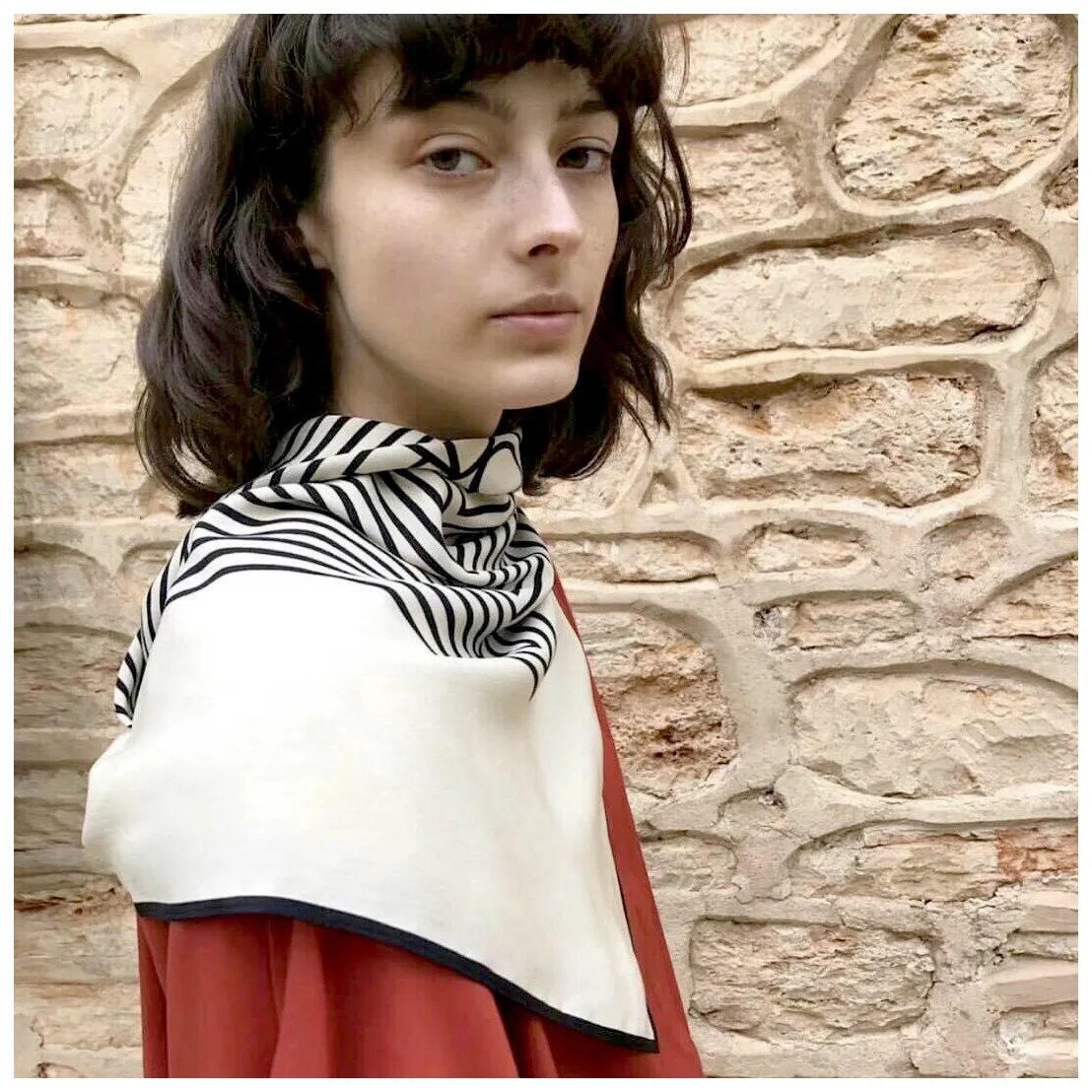 

Tot Large Square with Silk Stripe Pattern. Perforated Scarves Ins Classic Scarves. Versatile Handmade Shawl
