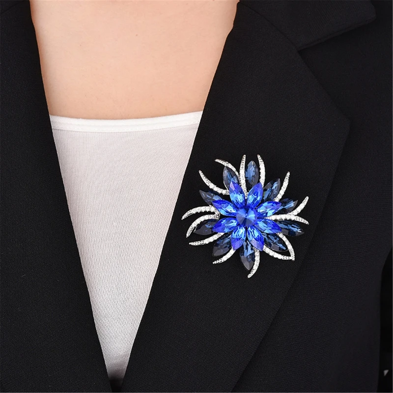 

Blue Flower Brooches for Women Vintage Fashion Style Elegant Wedding Pins Party Brooch Accessories