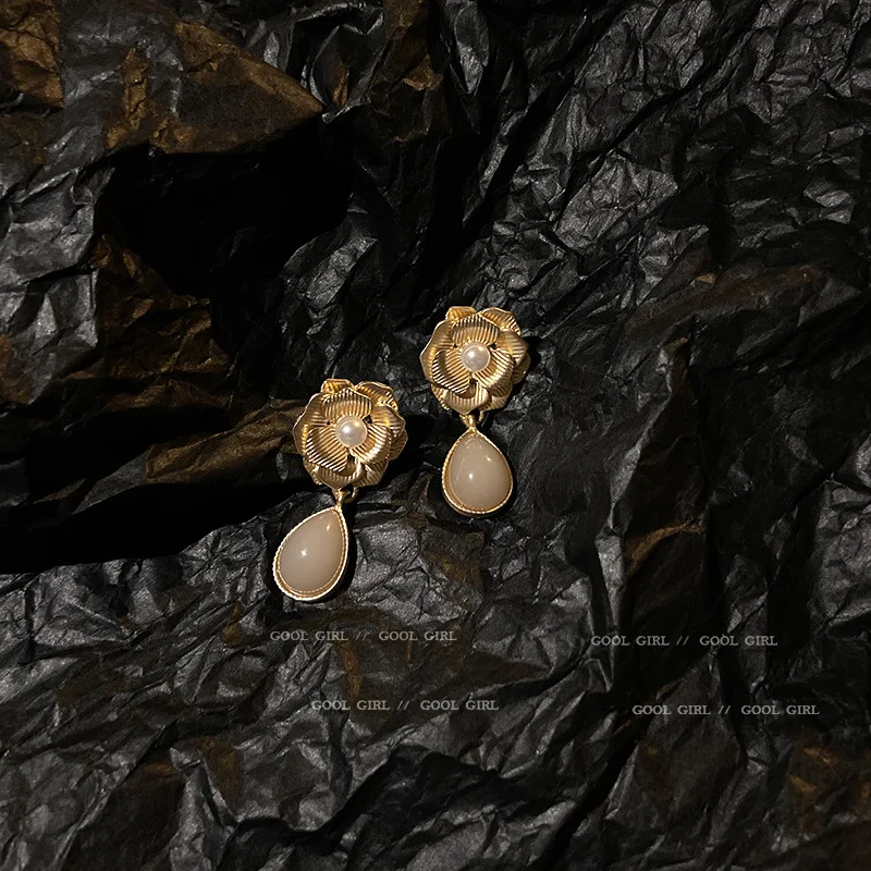 

925 Silver Needle Cat's Eye Stone Pearl Flower Stud Earrings Women's New Atmospheric Art Earring Retro Design Sense Jewelry