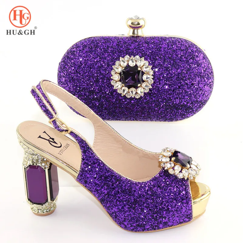 Новые небесно голубые итальянские туфли с сумочкой в комплекте украшенные