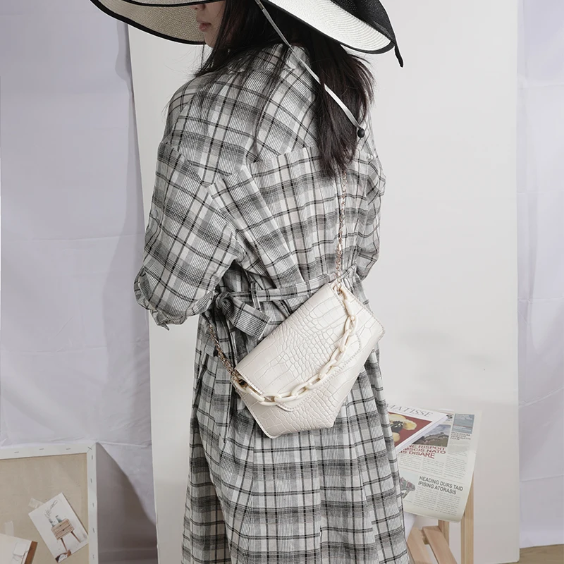 

Crocodile pattern Solid color soft leather chain women shoulder bag fashion women crossbody bag alligator pattern purse