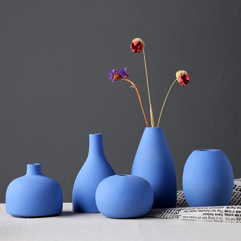 Маленькая керамическая ваза простой цветочный орнамент для посадки сухих цветов