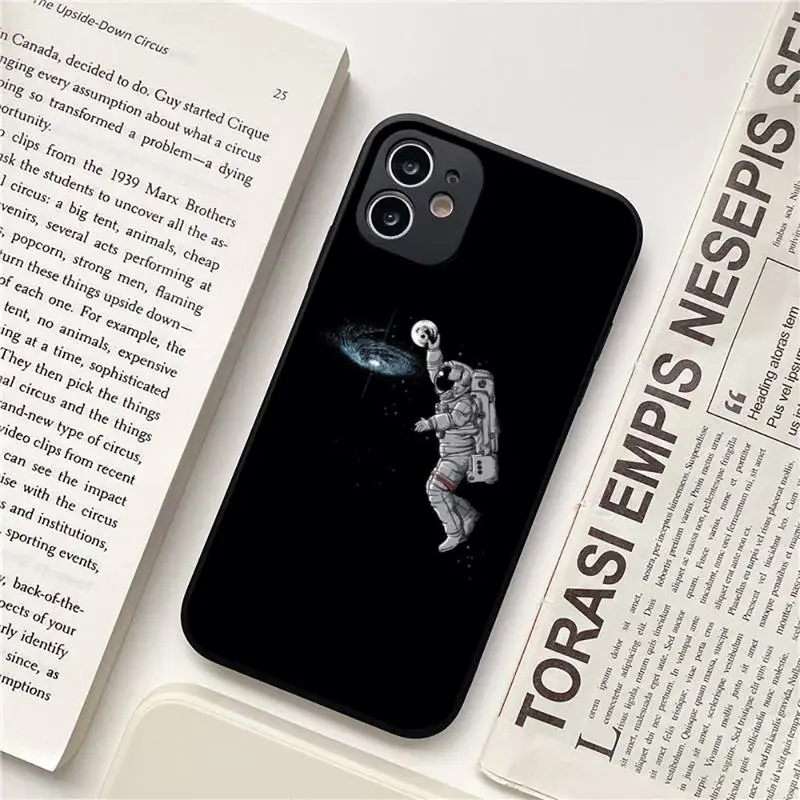 

Moon Astronaut Phone Case for iPhone 11 12 pro XS MAX 8 7 6 6S Plus X 5S SE 2020 XR Soft mobile bags