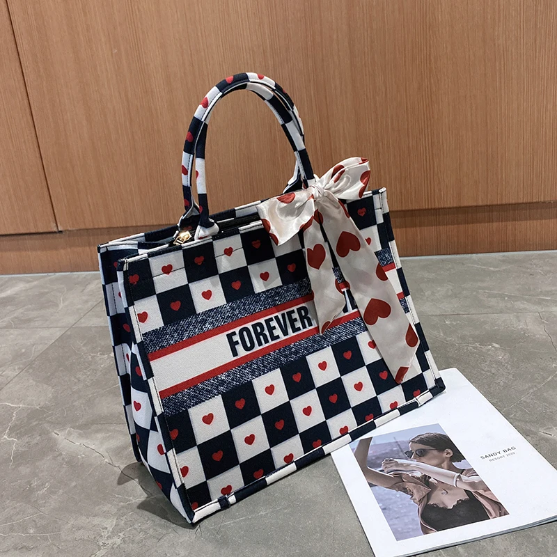 

2021 Spring and Autumn New Brand Shoulder Bags for Wedding Dinner String Pearls Women's Branded Trending Female Crossbody Bags