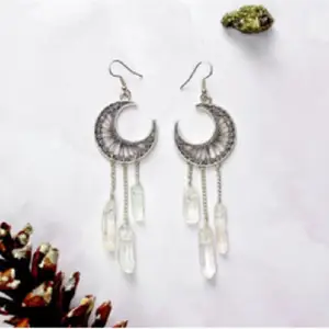 Pendientes De Rama-ramas Transparentes De Punta De Cuarzo O Pendientes De Rama-ramas Transparentes De Punta De Cuarzo O