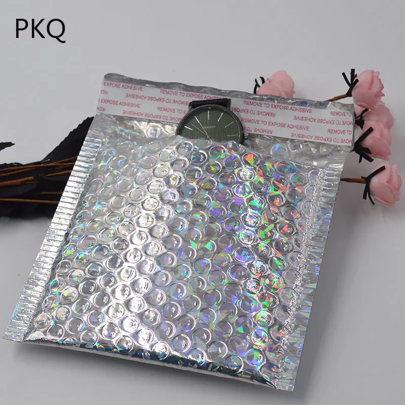 

15x13cm Sliver laser Wrap Glitter Metallic Bubble Mailer Bag 100pcs/lot Gift Bag Aluminum Foil Seals Bubble Envelope Gift Bag