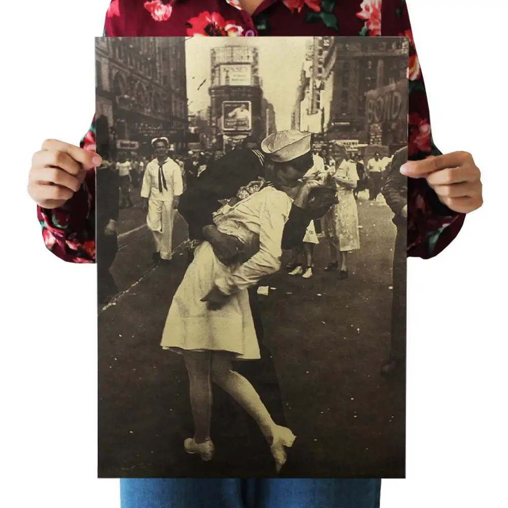 

Поцелуй победы классический постер из крафт-бумаги для бара, кафе, украшение для дома, декоративные картины, наклейка на стену