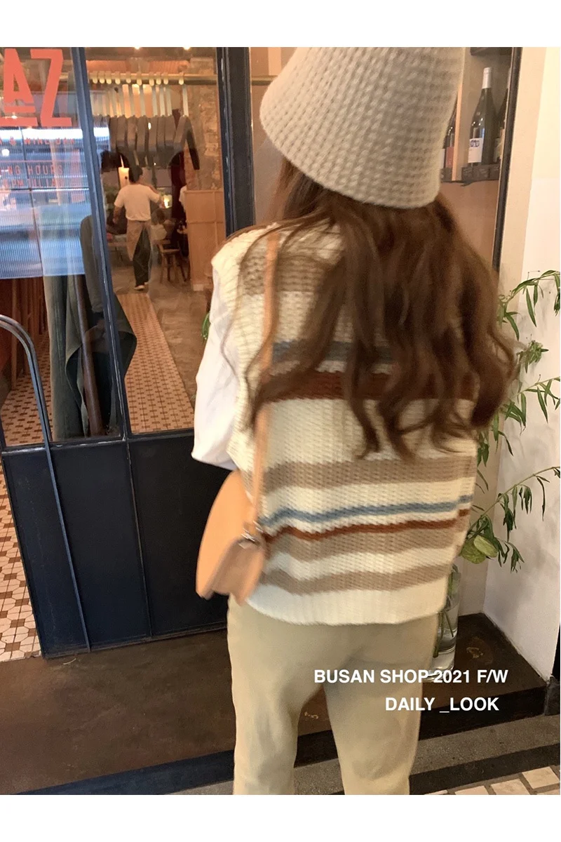 Женский дизайнерский вязаный жилет в полоску на весну и осень новый стильный