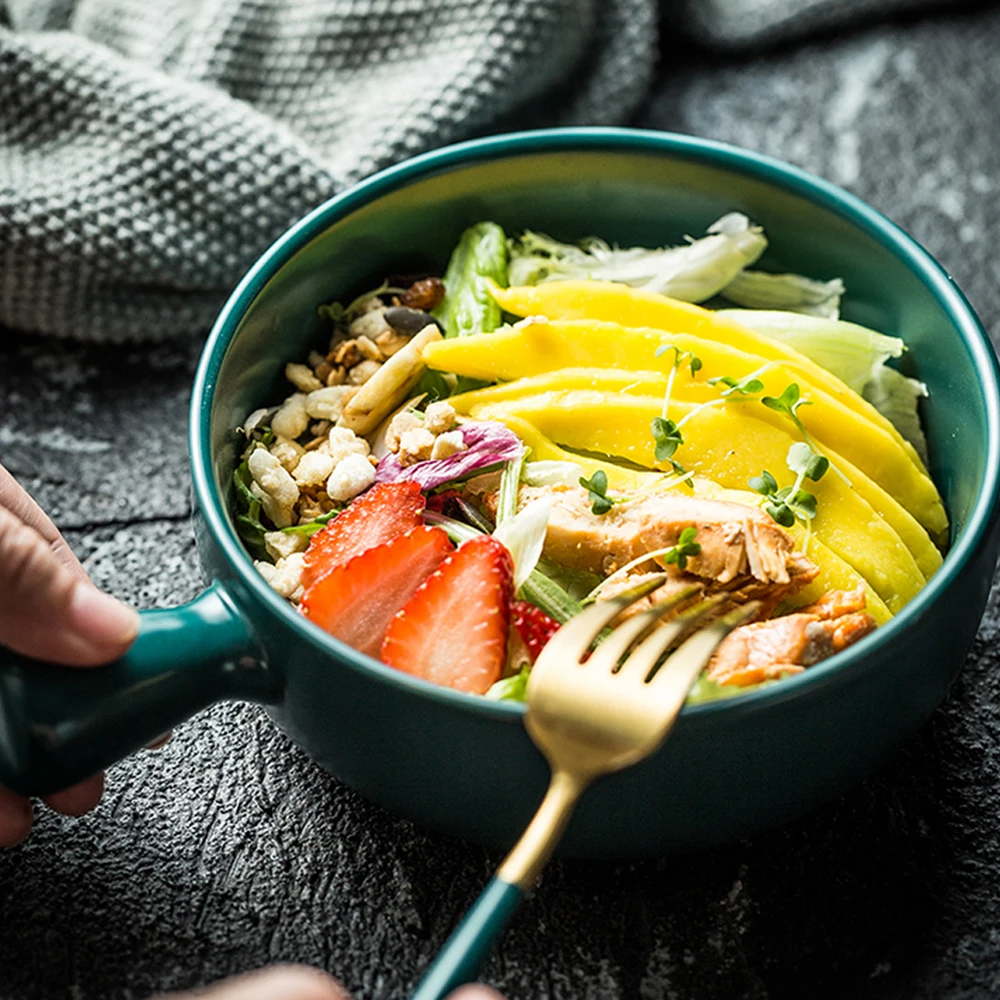 Керамическая чаша MUZITY с ручкой фарфоровая для салата или фруктов 6 дюймов