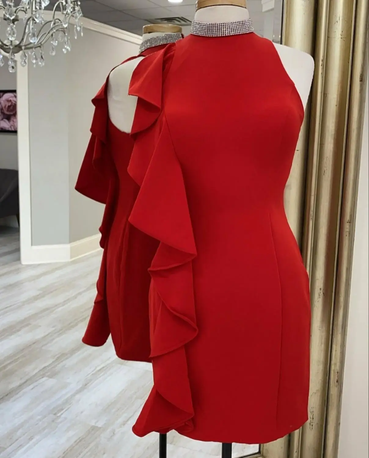 

Vintage Short Strethcy Satin Beaded Red Homecoming Dresses High Neck Knee Length Zipper Back Graduation Dresses for Teens